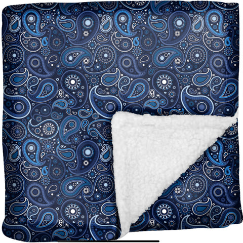 Blue Paisley Fluffy Blanket: Stylish and Comfortable Blanket for Dogs - Essential Dog Accessories for Cozy Relaxation